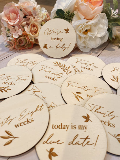 Engraved Pregnancy Milestone Rounds