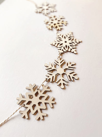 Snowflakes Wood Garland